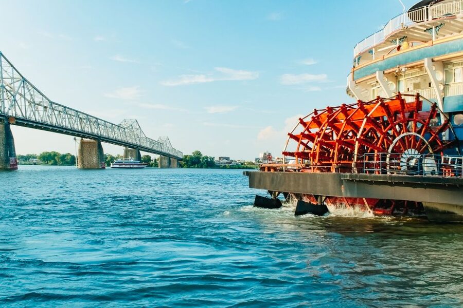 Cincinnati: Historic Sightseeing Cruise - A Slow River Ride with Big Bridge Views