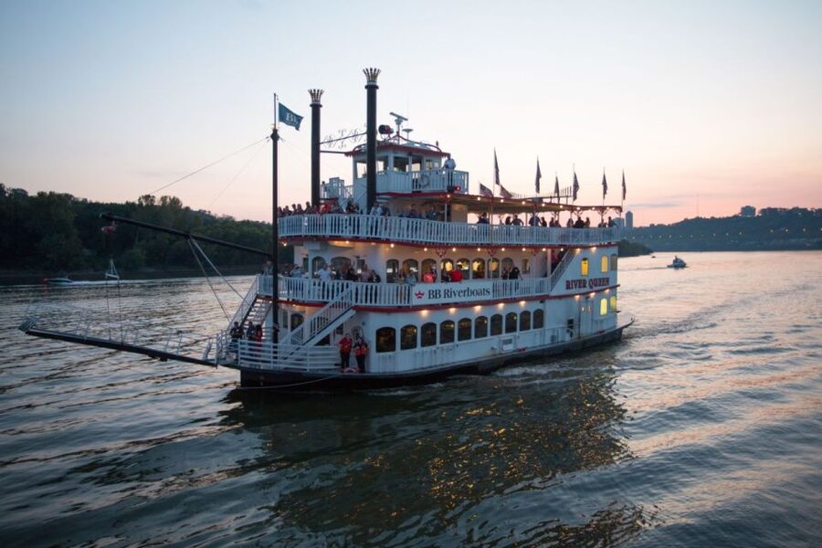 Cincinnati: Historic Sightseeing Cruise - Cash Bar, Snacks, and What to Do About Food