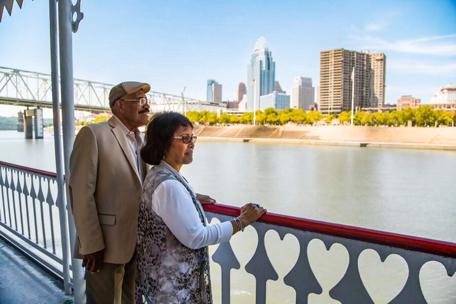 Cincinnati: Riverboat Cruise with Lunch and Entertainment - Should You Book This Cincinnati Ohio River Lunch Cruise?