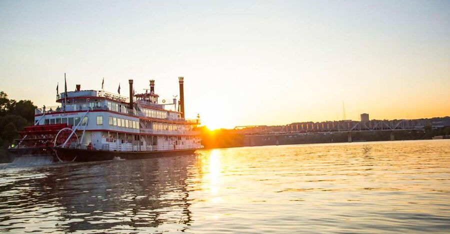Cincinnati: Riverboat Cruise with Lunch and Entertainment - Reserved seating and deck strategy: where to sit for views and comfort