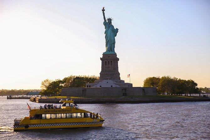 Circle Line: New York City Statue of Liberty Super Express Cruise - What you do not get: no landing at the islands