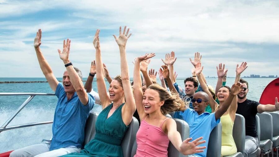 City Cruises Chicago: Seadog Lakefront Speedboat Ride - What You’ll Actually Learn: Chicago in Plain, Funny Talk
