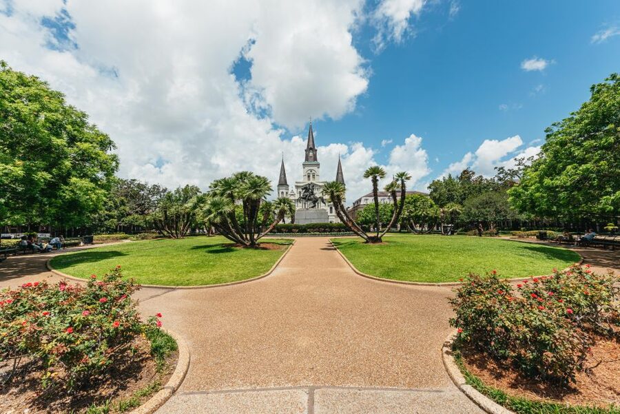 City Sightseeing New Orleans HOHO Bus Tour & Bookable Extras - French Quarter and French Market: the smart first hops
