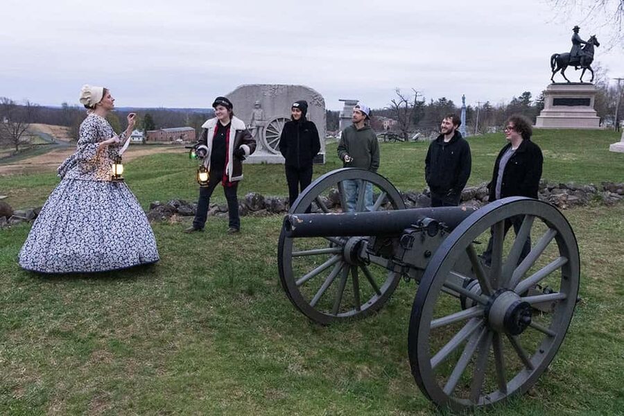 Civil War Ghosts: Echoes of the Fallen Gettysburg Ghost Tour - Meeting at the Brickhouse Inn, then getting oriented fast