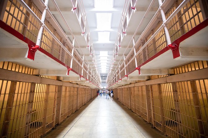 Combo Tour: Alcatraz Island and San Francisco Grand City Tour - Twin Peaks, Castro, Financial District, and the Chinatown-to-North-Beach shift