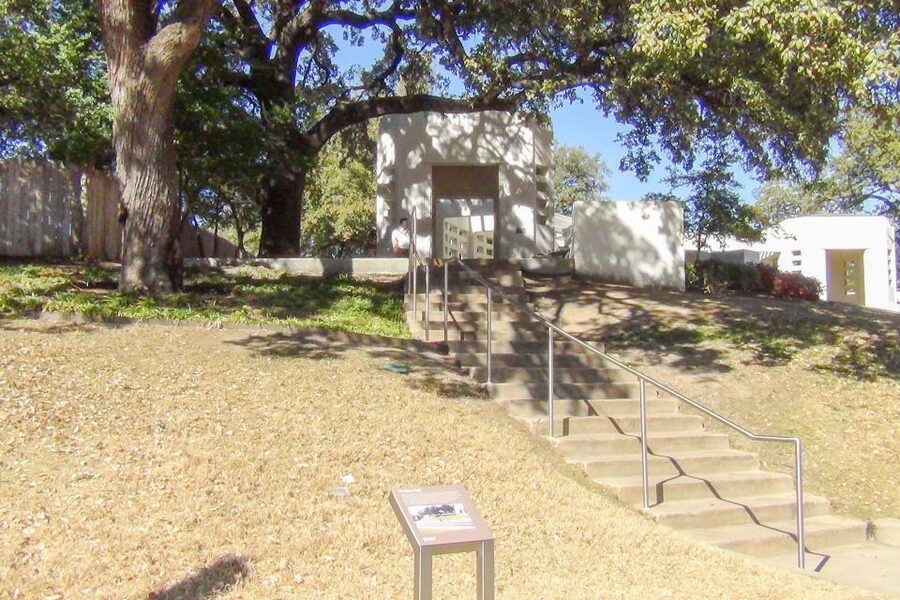 Dallas: JFK Assassination and Sixth Floor Museum Tour - Transportation and practical pacing, including when you’ll feel rushed