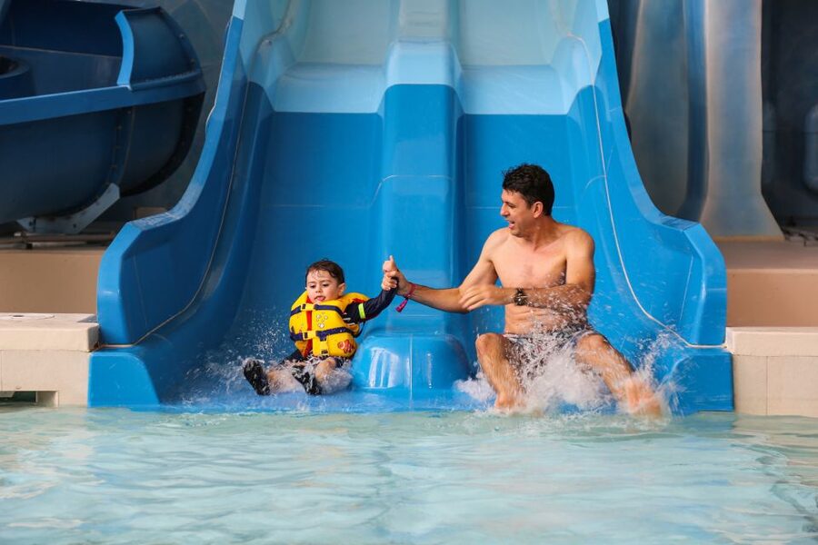 East Rutherford: Dreamworks Indoor Water Park Entry Ticket - Food, lockers, and the chlorine-smell factor you should plan for
