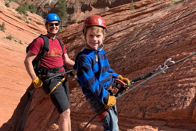 East Zion 4 Hour Slot Canyon Canyoneering UTV Tour - Guides, group size, and safety on rope