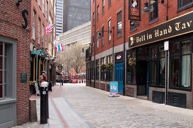 Entire Freedom Trail Walking Tour: Includes Bunker Hill and USS Constitution - Churches, Court Battles, and the Road to Protest
