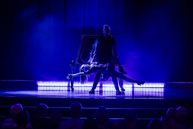 Escape Reality Branson Magic Dinner Show - After the show: how the 3-course dinner plays with the performance