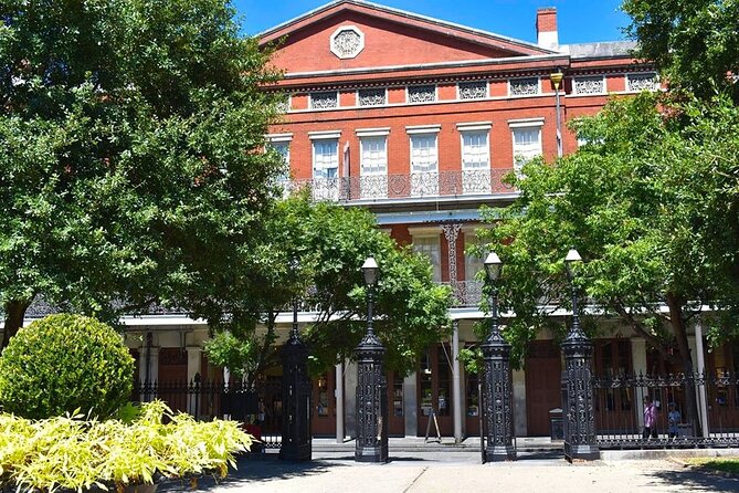 French Quarter Walking Tour With Comp 1850 House Museum Admission - What Your Guide Will Cover on the French Quarter Walk