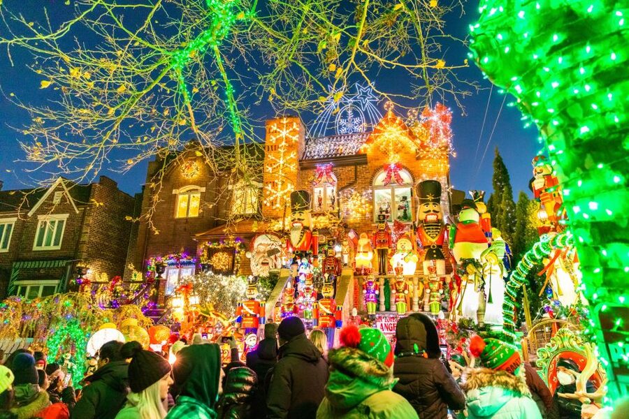 From Manhattan: 4-Hour Dyker Heights Holiday Lights Bus Tour - Why Dyker Heights Christmas Lights Feel Like a NYC Tradition