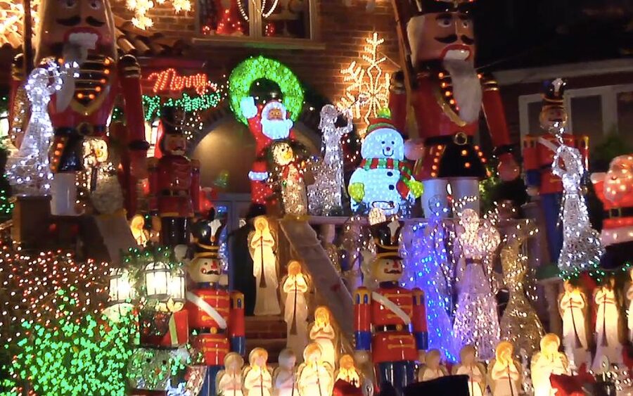 From Manhattan: Dyker Heights Lights & Skyline Tour - Dyker Heights Christmas lights: how the guided walk makes it feel personal