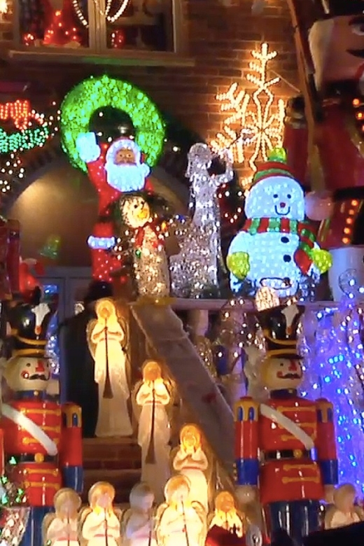 From Manhattan: Dyker Heights Lights & Skyline Tour - Pacing, weather, and crowds: the practical stuff that affects your night