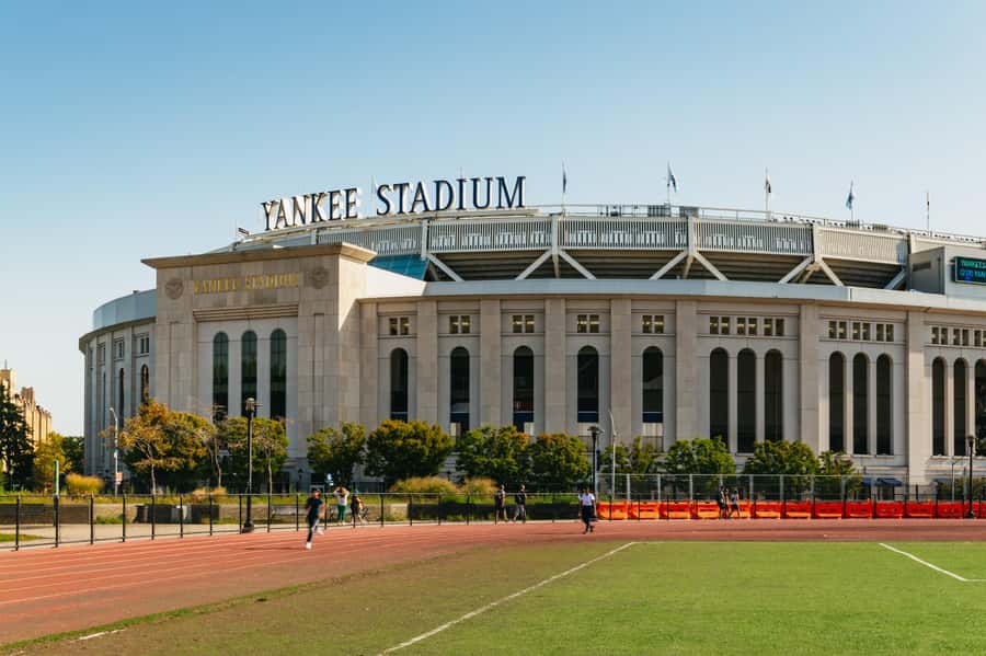 From Manhattan: Full-Day NYC Boroughs and Coney Island Tour - Harlem and the Apollo Theater, Music That Still Shapes the City