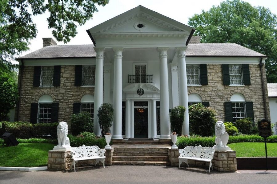 From Nashville: Memphis Tour with Graceland VIP Access - Getting Started in Nashville: Riverfront Train Station and Early Pickups
