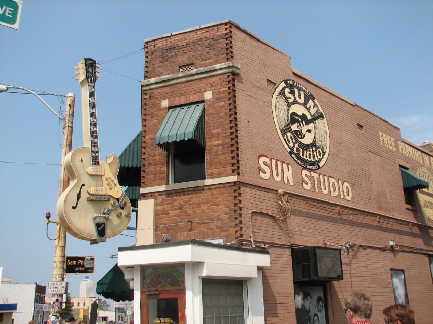 From Nashville: Memphis Tour with Graceland VIP Access - Peabody Ducks and Beale Street Free Time: Memphis Playtime