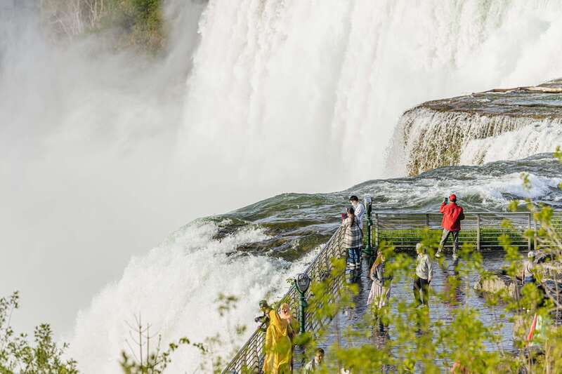 From New York City: Niagara Falls One Day Tour - The Restaurant Break, Food Plans, and Why Meals Matter