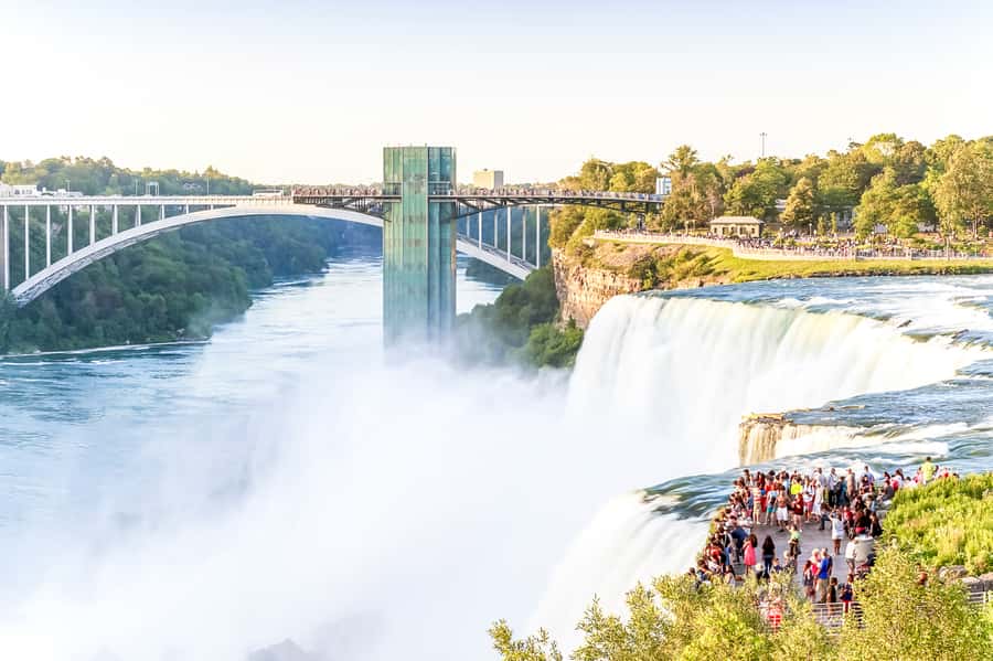 From NYC: 1-Day Niagara Falls Tour - Lunch window and the return coach back to Manhattan
