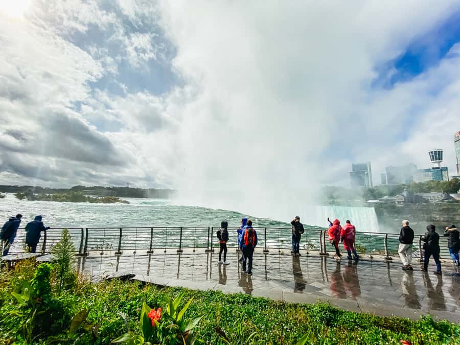 From NYC: 1-Day Niagara Falls Tour - The overnight bus rhythm from Times Square Hotel