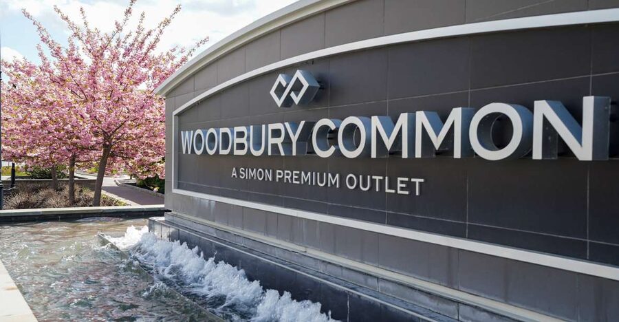 From NYC: Woodbury Common Premium Outlets Shopping Tour - Arrival and First Moves: How To Not Get Lost in 220 Stores