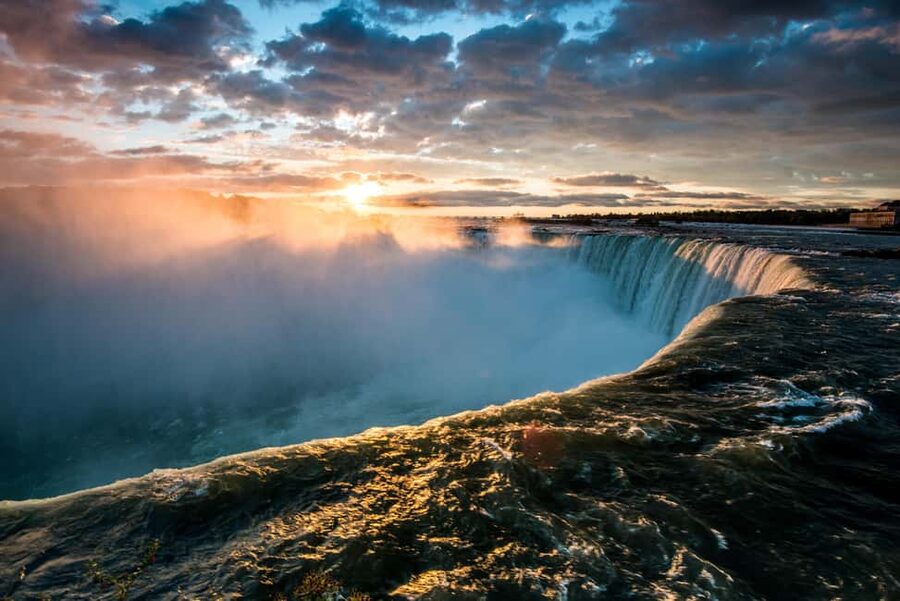 From Toronto: Niagara Falls Tour with Cruise & Maple Tasting - Maple Tasting and Sweet Stops: A Small Break That Feels Local