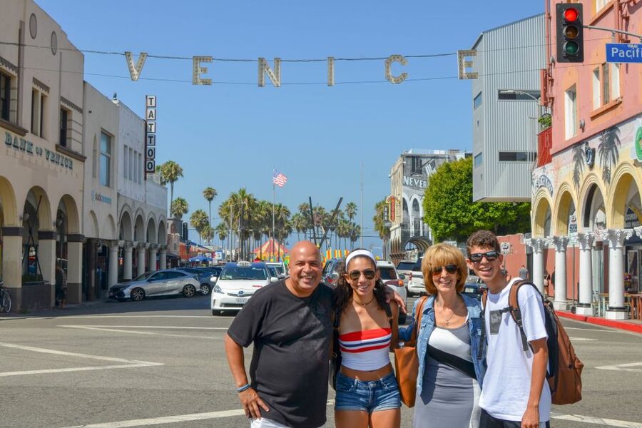 Full-Day City Tour of LA, Hollywood, Beverly Hills & Beaches - A 9-hour LA sampler that actually makes sense