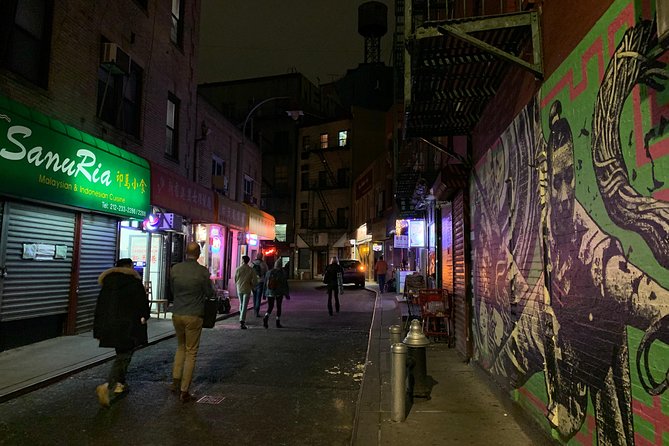 Gangsters and Ghosts Tour New York City - West Village Stop: Haunted Mansions and the Mob Side of the Side Streets