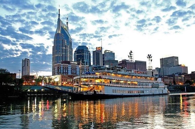 General Jackson Showboat Lunch or Dinner Cruise in Nashville - Views on the water: what you should actually aim to see