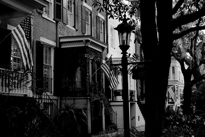 Genteel and Bard's Savannah Dark History and Ghost Encounter Walking Tour - Why This Savannah Ghost Walk Feels Different at Night