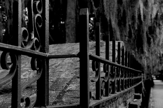 Genteel and Bard's Savannah Dark History and Ghost Encounter Walking Tour - Old Sorrel Weed House and Madison Square: Murder, War, and the Dark Side of the Timeline