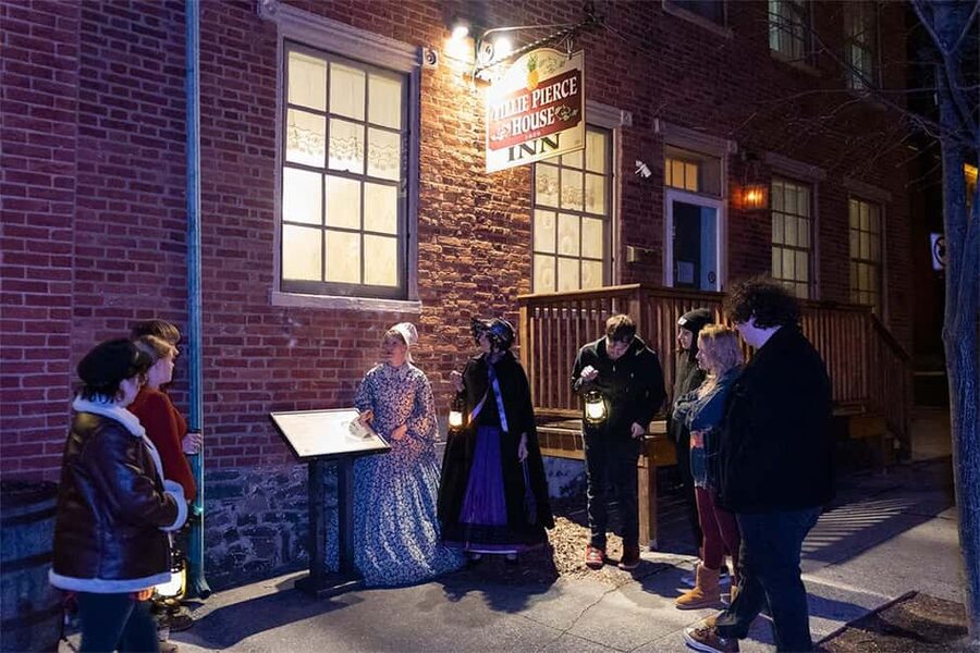 Gettysburg: Civil War Ghosts Walking Tour - Farnsworth House and the Orphanage, where the town’s losses show up