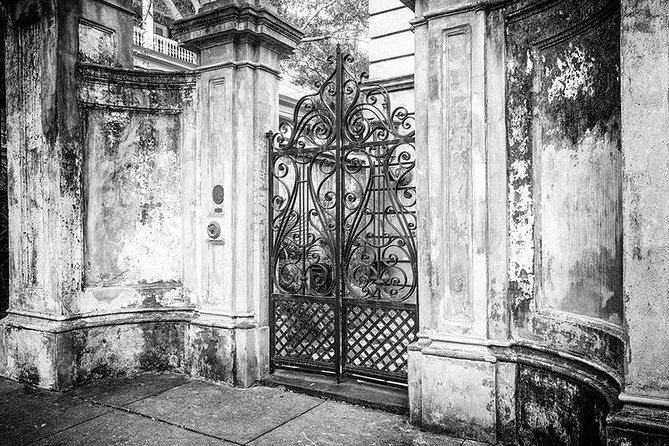 Ghosts of Charleston Night-Time Walking Tour with Unitarian Church Graveyard - Comfort and Safety Notes for a Night Walk