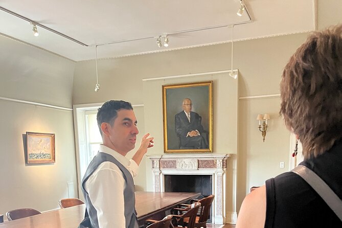 Gilded Age Mansions Tour in New York - Stop 3, the Manhattan stop: the ex-wife angle that adds a human edge