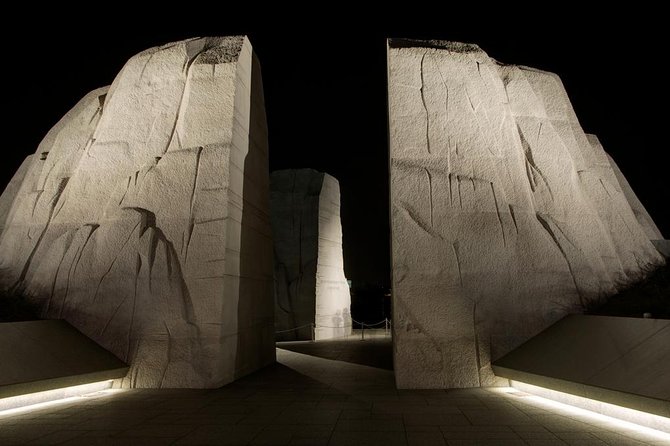Guided African American History Tour with Reserved Museum Entry - Live onboard commentary, plus short guided moments that keep things moving