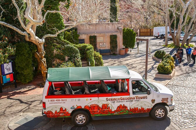 Half-day Sedona Sightseeing Tour - Cathedral Rock: quick viewpoints that help you read the terrain