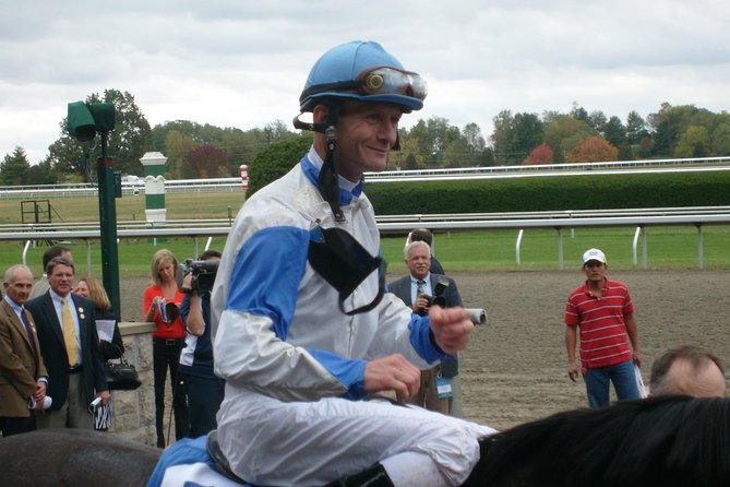 Half-Day Thoroughbred Horse Farm Tour in Kentucky - What Makes the Guides So Important Here