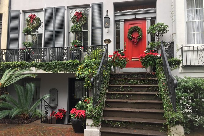Heart of Savannah History Walking Tour - 2hr - Chippewa Square and the Forrest Gump waiting spot