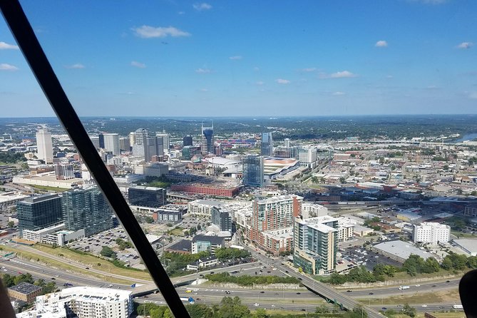 Helicopter Tour of Downtown Nashville - Smooth pilots and friendly teams: who you’ll want in the cockpit