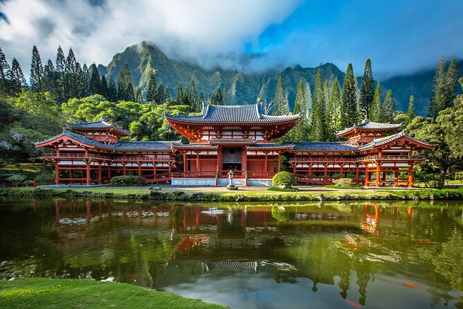 Hidden Gems of Oahu Circle Island Tour with Byodo In Temple - Waikiki to Kapiʻolani Park and the Diamond Head Lookout (Amelia Earhart Spot)