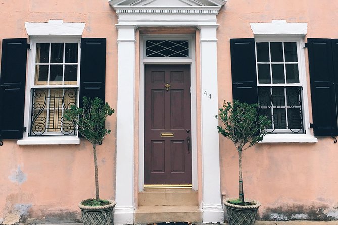 Highlights of Charleston Guided Walking Tour - Stop 3: Pink House Gallery, the oldest private residence angle
