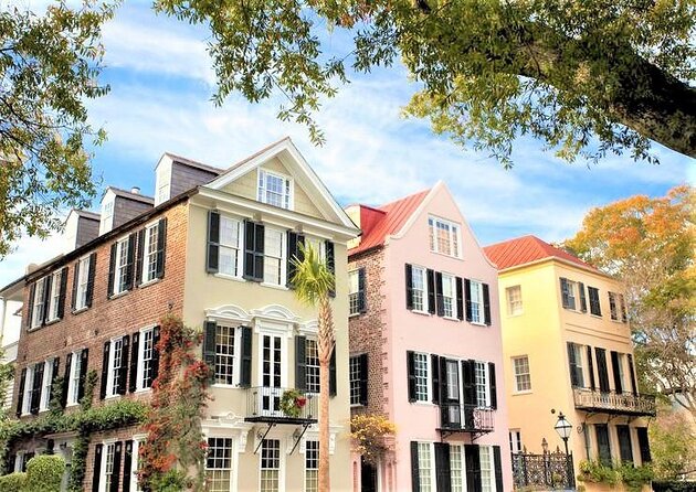 Historic Charleston Guided Sightseeing Walking Tour - Battery and White Point Garden, Fort Sumter in your view