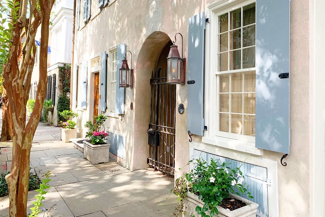 Historic Charleston Guided Sightseeing Walking Tour - How the 2-hour walk actually feels in real life