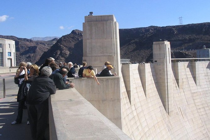 Hoover Dam Comedy Tour with Lunch and Comedy Club Tickets - Lunch on the return: made-to-order and timed to keep momentum