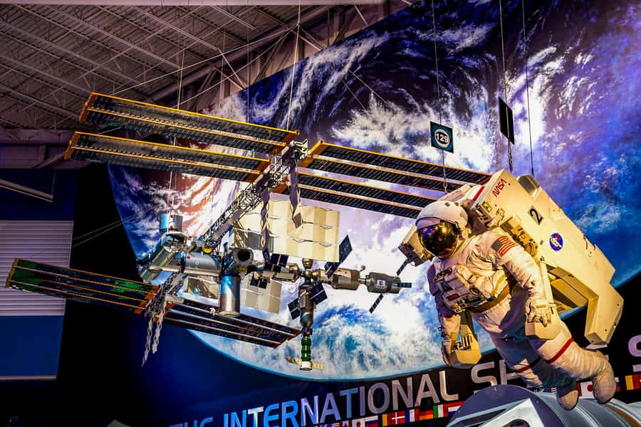 Houston: Space Center Houston Admission Ticket - Mission Briefing Center and Starship Gallery: Where the Stories Get Human