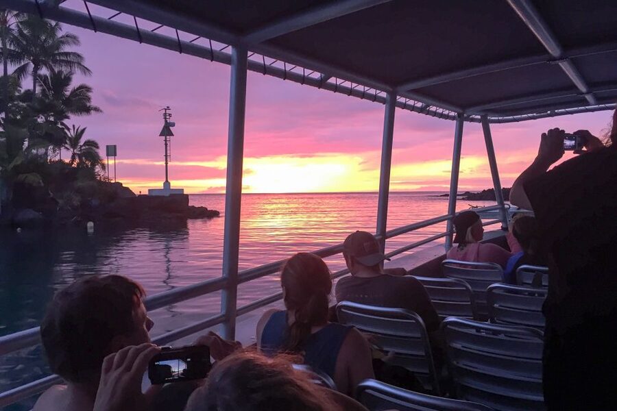 Kailua Kona: Night Manta Ray Adventure on the Big Island - Time in the water: about 45 minutes, and that is the sweet spot