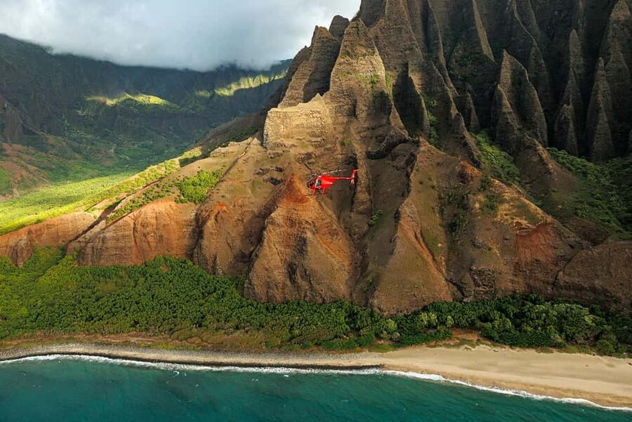 Kauai: Hughes 500 4-Passenger Doors-Off Helicopter Flight - How pilots, narration, and the two-way intercom change the flight