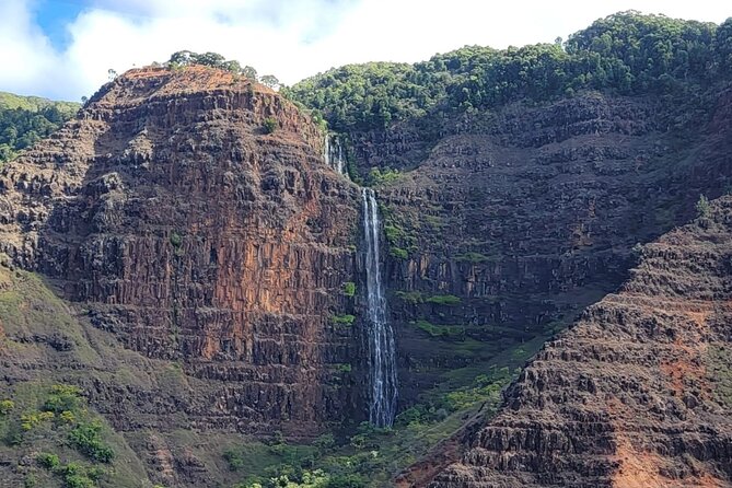 Kauai: Hughes 500 4-Passenger Doors-Off Helicopters - Entering the Airborne Aviation moment in Lihue