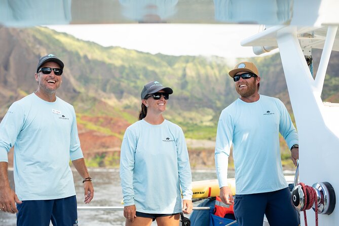 Kauai: Leila Na Pali Sunset Dinner Sail - Sailing time along the coast: trade winds, speed, and wildlife spotting