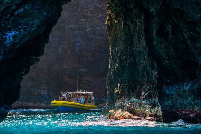 Kauai: Na Pali Coast Super Raft Snorkel Adventure - The snorkel stop: gear included, conditions decide